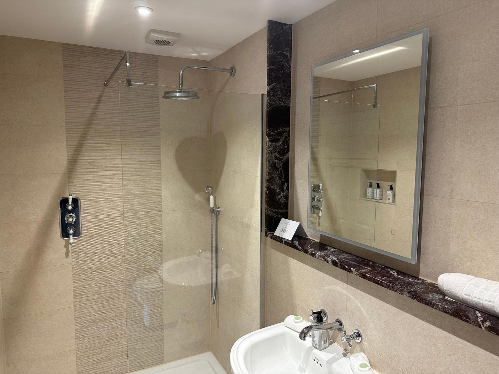 Inn The Bull 4*